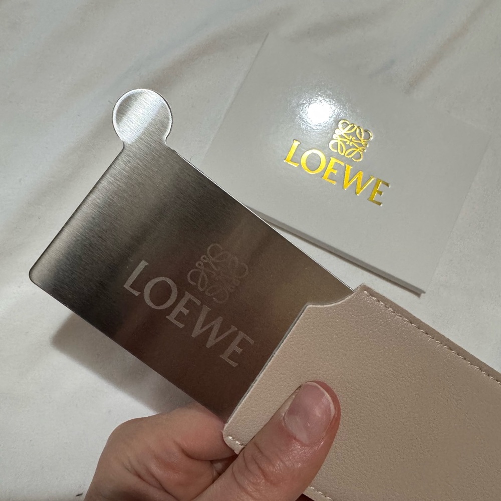 Loewe Cream Gift With Purchase Card Holder - Picture 2 of 4